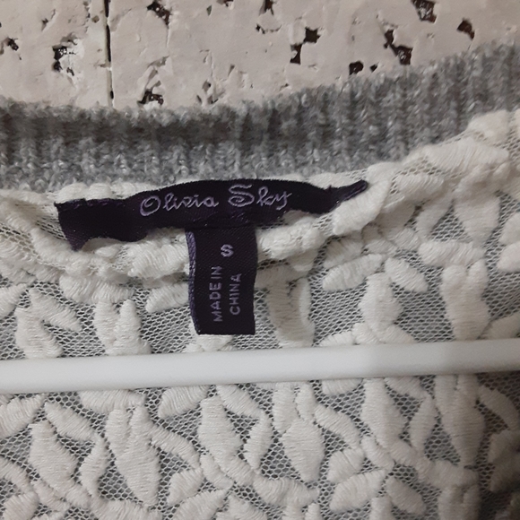 Small Sweater - Picture 6 of 6